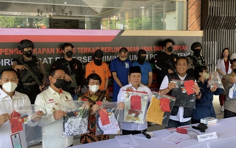 Kombes Pol Djuhandani saat memimpin Konferensi Pers di Mapolda Jateng didampingi perwakilan dari Kompolnas dan Kak Seto dari ketua LPAI, Rabu (7/9).