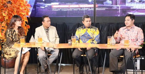 Wakil Ketua DPRD Ferry Wawan Cahyono bersama narasumber lain dalam acara Aspirasi Jateng di Stasiun TATV Surakarta.