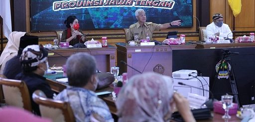 Gubernur Jawa Tengah Ganjar Pranowo mendapat kunjungan rombongan Komisi IX DPR RI dalam rangka pengawasan terhadap tenaga kerja honorer, Senin (12/9)