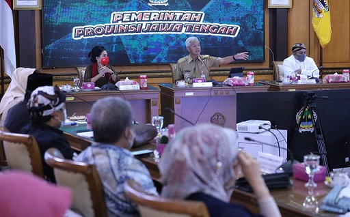 Gubernur Jawa Tengah Ganjar Pranowo mendapat kunjungan rombongan Komisi IX DPR RI dalam rangka pengawasan terhadap tenaga kerja honorer, Senin (12/9)