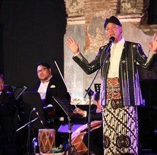 Gubernur Jawa Tengah Ganjar Pranowo hadir dan membuka Festival Kota Lama di Semarang,  Kamis (15/9) malam