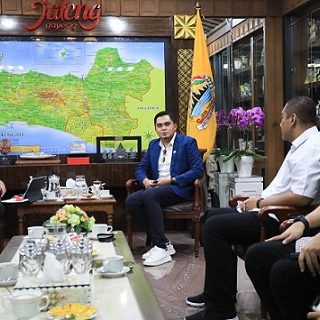 Gubernur Jawa Tengah Ganjar Pranowo menerima kunjungan rombongan Perwakilan Menteri Kesehatan Kerajaan Negeri Melaka, Malaysia, yang dipimpin Dr. Muhamad Akmal Saleh, Selasa (27/9)