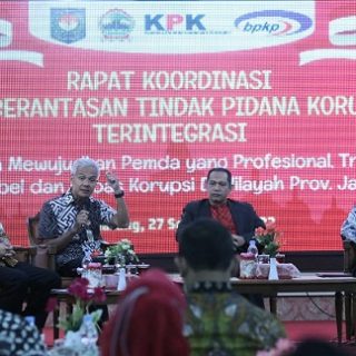 Gubernur Jateng Ganjar Pranowo menghadiri acara Rapat Koordinasi Pemberantasan Tindak Korupsi Terintegrasi yang dihadiri oleh seluruh bupati/walikota di Jawa Tengah, DPRD, serta perwakilan dari KPK dan BPKP Jateng di Gedung Gradhika Bhakti Praja, Selasa (27/9/2022)