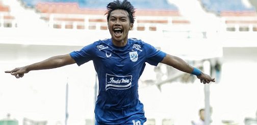 Selebrasi Riyan Ardiansyah usai mencetak gol ketiganya