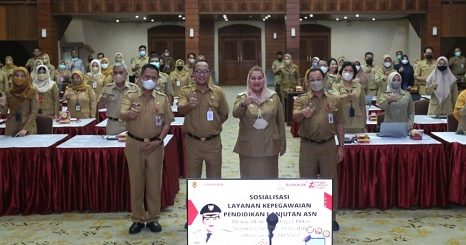 Ratusan ASN Kota Semarang bersama Plt Wali Kota Semarang Hevearita Gunaryanti Rahayu bertekad membangun Kota Semarang melalui SMD yang handal.