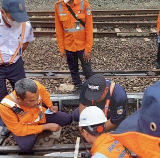 Pengecekan lintas jalur KA Semarang Tawang – Poncol