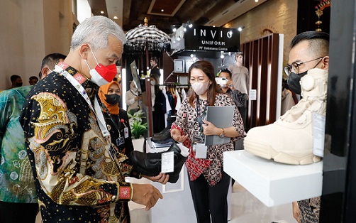 Perkembangan produk lokal UMKM Jateng selalu mendapatkan perhatian Gubernur Jateng Ganjar Pranowo. Dalam beberapa kesempatan pameran, Ganjar melakukan peninjauan ke stand dan berdialog dengan para pelaku usaha