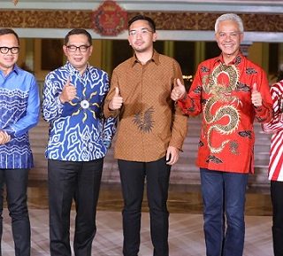 Gubernur Jateng Ganjar Pranowo menjadi nara sumber acara talkshow Diseminasi Nasional Solo: Gaung Muda Indonesia Pasca KTT Y20 Presidensi G20 Indonesia yang digelar di Pura Mangkunegaran, Surakarta, Jumat (28/10/2022)
