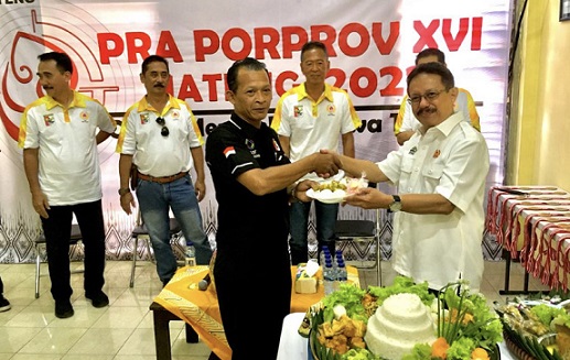 Wakil Ketua Umum IV KONI Jateng Amir Machmud membuka ajang Pra Porprov dan JOSS Seri IV 2022 Pengprov Perbakin Jateng di Kantor Sekretariat Pengprov Perbakin Jawa Tengah Kompleks GOR Jatidiri Semarang, Sabtu (29/10).