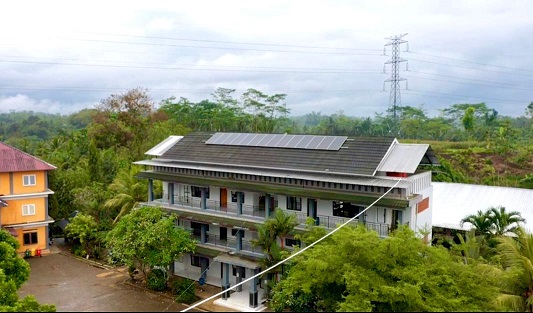 Ponpes Tanbihul Ghofilin Desa Mantrianom, Kecamatan Bawang, Banjarnegara mendapat bantuan Pembangkit Listrik Tenaga Surya (PLTS) Gubernur Jawa Tengah Ganjar Pranowo, sehingga mengurangi biaya pengeluaran listrik setiap bulannya