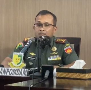 Danpomdam IV/Diponegoro Kolonel Cpm Rinoso Budi saat memberikan keterangan kepada para wartawan
