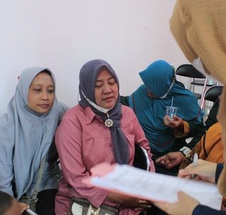 Tim Pengabdian Masyarakat Undip Kampus Rembang, mengadakan kegiatan Sosialisasi dan Edukasi Penggunaan Bahan Alternatif Pengganti Boraks di Gedung PSDKU Universitas Diponegoro (Undip) Kampus Rembang, Selasa (25/10)