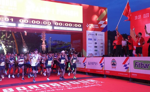 Gubernur Jawa Tengah, Ganjar Pranowo, melepas peserta Borobudur Marathon2022. Event ini digelar selama 2 hari, yakni Sabtu dan Minggu, 12-13 November 2022