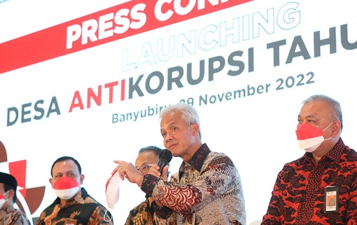 Gubernur Jateng, Ganjar Pranowo, menghadiri peluncuran Desa Antikorupsi tahun 2022, di Desa Banyubiru, Kabupaten Semarang, Selasa (29/11)