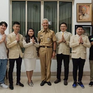 Panitia acara Sarasehan dan Temu Karya Nasional 2022 yang diselenggarakan Pemuda-pemudi Vihara Buddhayana Indonesia, menemui Gubernur Ganjar Pranowo dan mengundang untuk menjadi pembicara pada kegiatan yang akan diselenggarakan di Mojokerto, Jawa Timur, 28 Desember besok