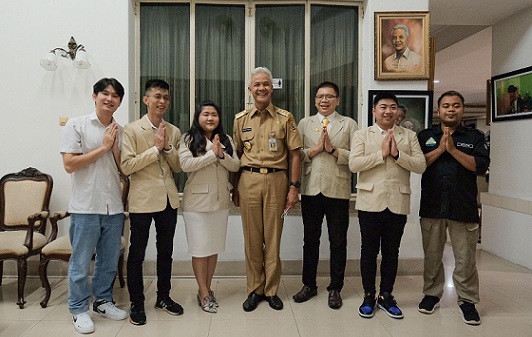 Panitia acara Sarasehan dan Temu Karya Nasional 2022 yang diselenggarakan Pemuda-pemudi Vihara Buddhayana Indonesia, menemui Gubernur Ganjar Pranowo dan mengundang untuk menjadi pembicara pada kegiatan yang akan diselenggarakan di Mojokerto, Jawa Timur, 28 Desember besok