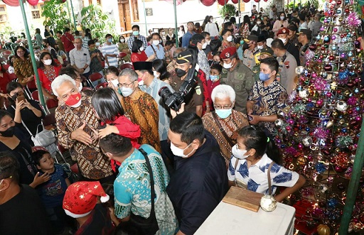 Gubernur Ganjar Pranowo melakukan safari Natal 2022 dan bertemu para jemaat di beberapa gereja di Semarang bersama Forkopimda Jawa Tengah, Minggu (25/12)