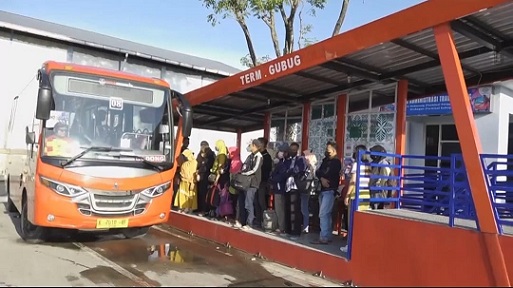Layanan angkutan Trans Jateng senantiasa ditunggu masyarakat karena berbiaya murah, termasuk bagi kalangan buruh