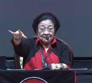 Ketua PDIP Megawati  Umum PSoekarnoputri