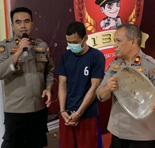 Kapolsek Mijen dan tersangka beserta barang bukti
