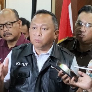 Kapuspenkum Kejagung Dr Ketut Sumedana memberikan keterangan kepada wartawan soal tuntutan 12 tahun kepada terdakwa Bharade yang menyadang status justice collaborator pada perkara pembunuhan Brigadir J.