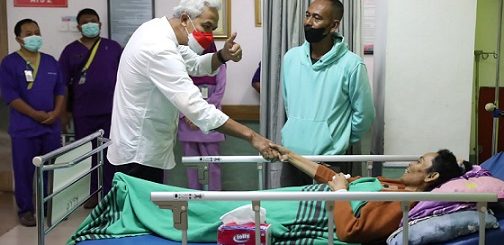 Gubernur Jawa Tengah, Ganjar Pranowo, mengunjungi beberapa tempat menjelang pergantian tahun, di antaranya Dinas Damkar Kota Semarang dan menyapa pasien di RS Kariadi Semarang