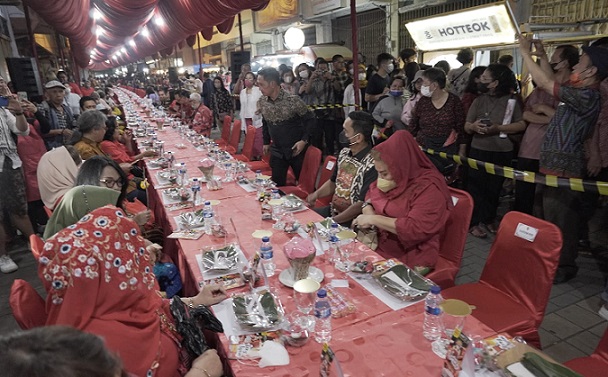 Tuk Panjang menjadi tradisi masyarakat Tionghoa saat menyambut Tahun Baru Imlek