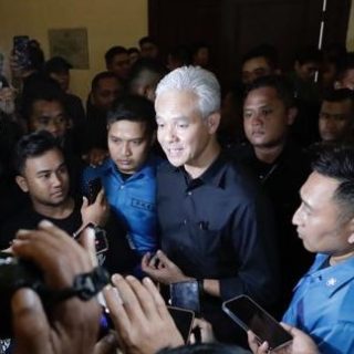 Capres 2024, Ganjar Pranowo, menghadiri Mata Najwa On Stage di Graha Saba UGM, Selasa (19/9/2023) malam