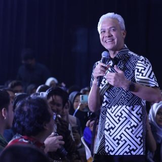 Capres 2024, Ganjar Pranowo menghadiri acara temu daerah BEM Nusantara Jawa Timur, di Universitas Dr Soetomo (Unitomo) Surabaya, Sabtu (23/9/2023)