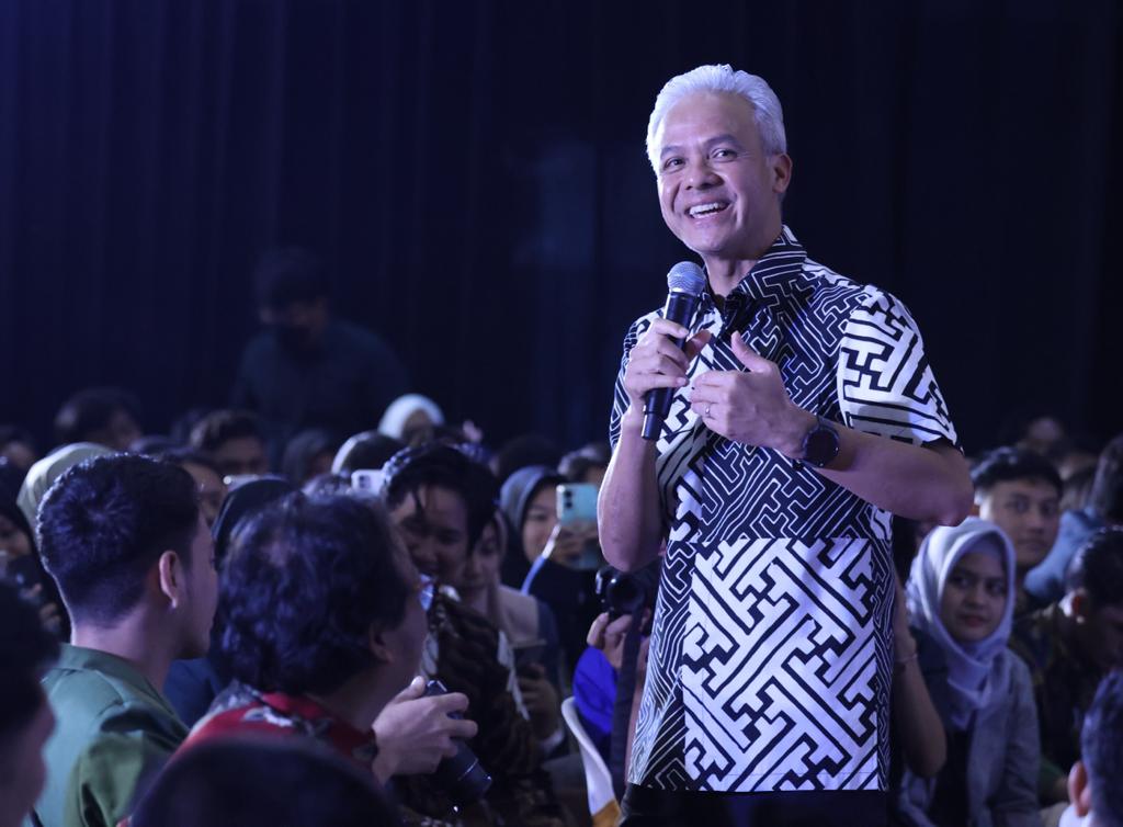 Capres 2024, Ganjar Pranowo menghadiri acara temu daerah BEM Nusantara Jawa Timur, di Universitas Dr Soetomo (Unitomo) Surabaya, Sabtu (23/9/2023)