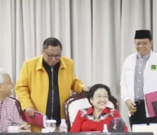 Rapat Tim Pemenangan Nasional (TPN) Ganjar berlangsung di Gedung High End, Kebon Sirih, Jakarta Pusat, Rabu (27/9) sore