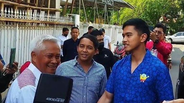 Kaesang Pangarep dan elite PSI mengunjungi markas Bara JP