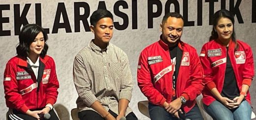 Kaesang Pangarep bersama para petinggi Partai Solidaritas Indonesia (PSI) usai ditunjuk menjadi Ketua Umum di acara Kopdarnas