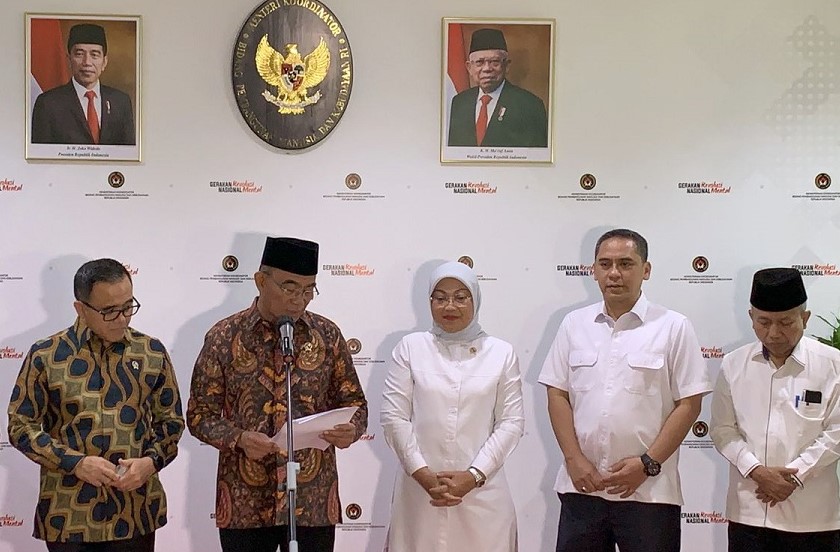 Menteri Koordinator Bidang Pembangunan Manusia dan Kebudayaan (Menko PMK), Muhadjir Effendy, mengumumkan hari libur dan cuti bersama tahun 2024, pada Konferensi Pers di Kantor Kemenko PMK, Selasa (12/9/2023) siang