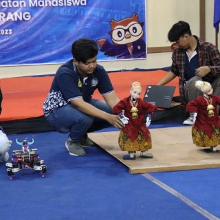 Salah satu performa yang ditampilan UKM USM di hadapan mahasiswa baru pada gelaran Pengenalan Akademik dan Kegiatan Mahasiswa (Pakem) USM 2023 di Gelora USM, pada 4 September 2023