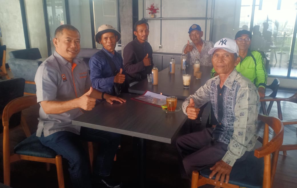 Rektor USM, Dr Supari ST MT, menerima kunjungan perkumpulan nelayan Tambak Lorok Semarang di Cafe Arah Awan USM Jl Soekarno-Hatta pada 29 September 2023