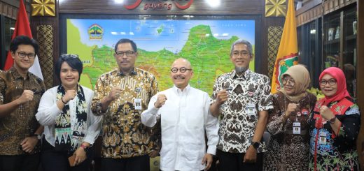 Adapun terkait tindak pidana perdagangan orang (TPPO), Pj Gubernur Jateng juga sudah memberikan arahan kepada dinas terkait dan IOJI untuk segera mengambil langkah. Di antaranya dengan memetakan persoalan dan menyiapkan aturan-aturan daerah. “Kami membantu sebagai ahli saja," imbuh Achmad Santosa.