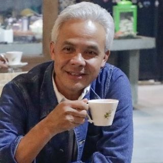 Ganjar Pranowo ngobrol santai di rumah budayawan Butet Kertaradjasa, Senin (16/10/2023) malam