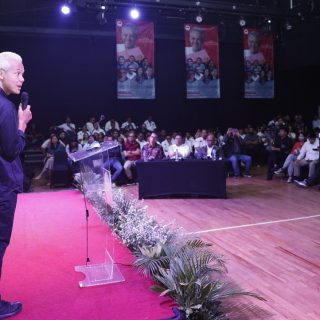 Ganjar Pranowo diundang secara khusus sebagai bakal calon presiden dalam forum akademisi alumni HMI Jaringan Indonesia (Jari) di Taman Ismail Marzuki, Jakarta, Kamis (12/10/2023)