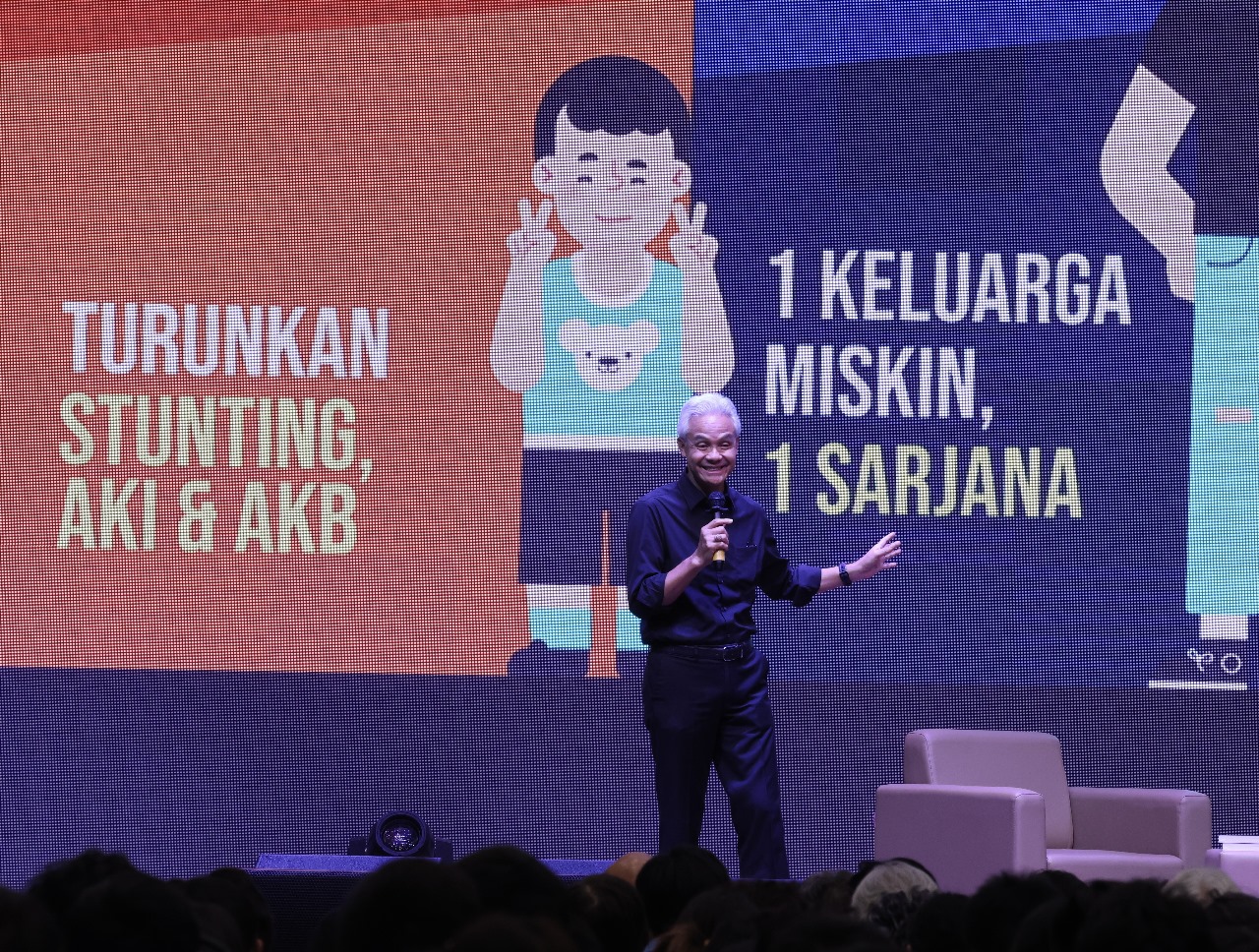 Bakal calon presiden 2024, Ganjar Pranowo memberikan kuliah umum di Universitas Kristen Maranatha Bandung, Rabu (11/10)