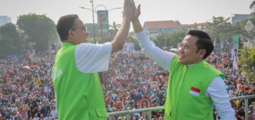 Pasangan AMIN hadir bersama warga Sidoarjo dalam acara "Mlaku bareng AMIN", Minggu (15/10/2023)