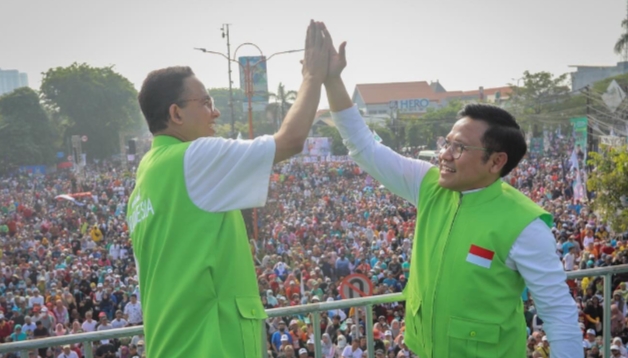 Pasangan AMIN hadir bersama warga Sidoarjo dalam acara "Mlaku bareng AMIN", Minggu (15/10/2023)