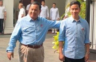 Pasangan Capres-Cawapres Koalisi Indonesia Maju, Prabowo Subianto-Gibran Rakabuming Raka mendaftar ke Komisi Pemilihan Umum (KIM), Rabu (25/10/2023)