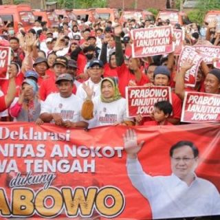 Ribuan sopir angkutan perkotaan (angkot) di Jawa Tengah (Jateng) mendeklarasikan dukungan kepada Capres Koalisi Indonesia Maju (KIM), Prabowo Subianto