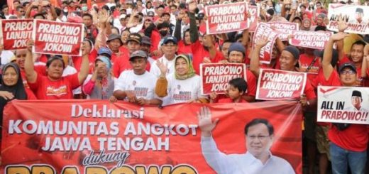 Ribuan sopir angkutan perkotaan (angkot) di Jawa Tengah (Jateng) mendeklarasikan dukungan kepada Capres Koalisi Indonesia Maju (KIM), Prabowo Subianto