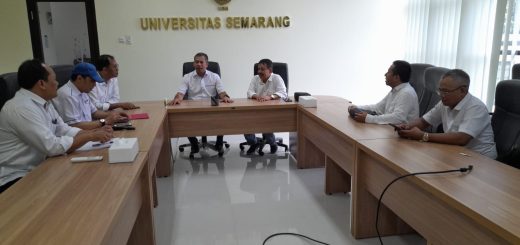 Rektor USM Dr Supari ST MT saat menerima kunjungan pengurus harian PWI Jateng dan Panitia HPN di kampus USM, Kamis 16 November 2023