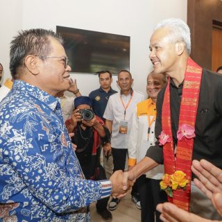 Rektor UNM, Prof Husain Syam menerima kehadiran Capres Ganjar Pranowo