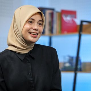 Siti Atikoh Supriyanti, istri Capres 2024 Ganjar Pranowo