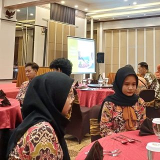 Pelatihan Table Manner yang diselenggarakan Prodi S1 Pariwisata Universitas Semarang (USM), berlangsung di Hotel Gets Semarang, pada 27 November 2023
