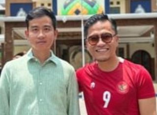 Bakal Cawapres Gibran Rakabuming Raka dan Gus Miftah di Ponpes Ora Aji, Sleman, DIY, Rabu (1/11/2023)